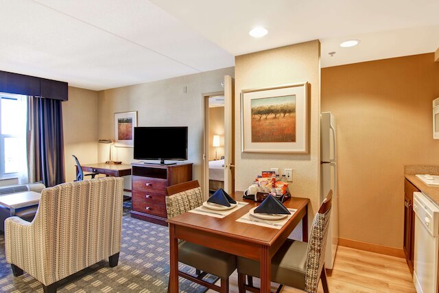 ホームウッド スイーツ バイ ヒルトン トロント ミシサガ