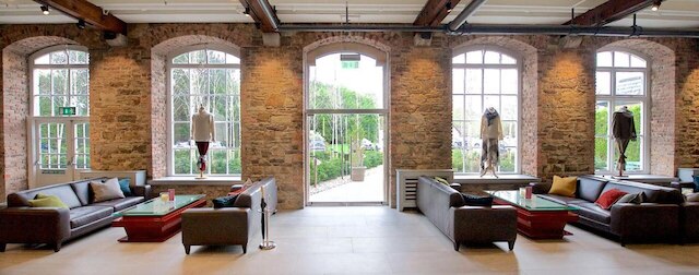 ブラーニー ウーレン ミルズ  ホテルBW シグネチャー コレクション