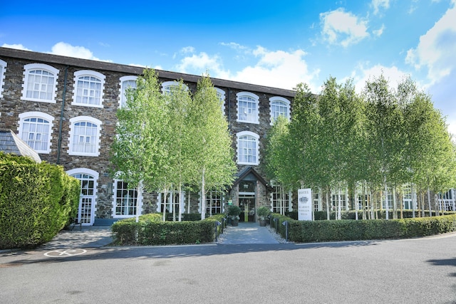 ブラーニー ウーレン ミルズ  ホテルBW シグネチャー コレクション