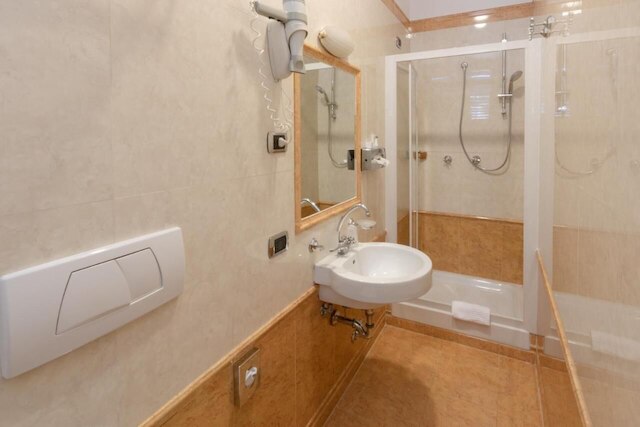 ホシアヌム パレス