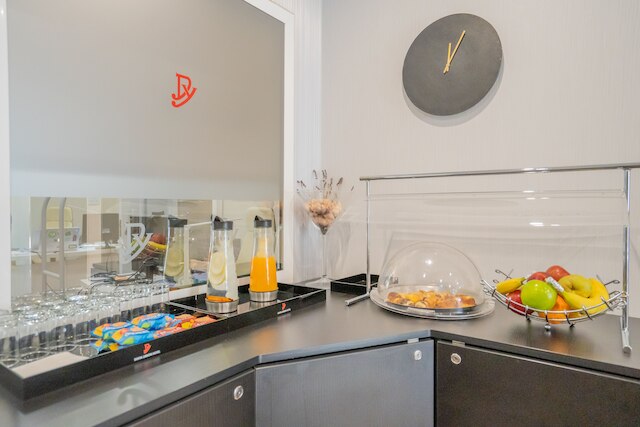 ディニャ リスボン ホテル