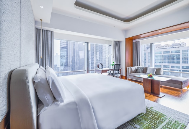 ザ リッツ カールトン ジャカルタ、メガ クニンガン