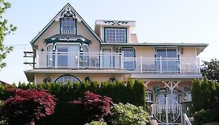 オーシャン ブリーズ B & B