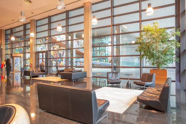 VIP エグゼクティブ アーツ ホテル