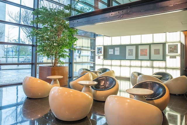 VIP エグゼクティブ アーツ ホテル