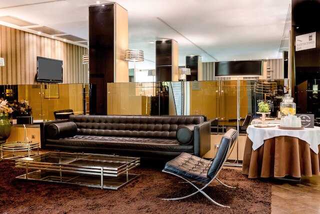 ホテル ユーロスターズ モンテ レアル