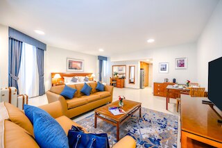 ゴールデン サンズ ホテル アパートメンツ