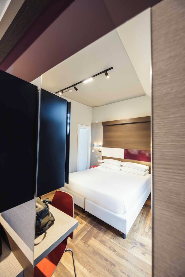 ジーニアス ホテル ダウンタウン