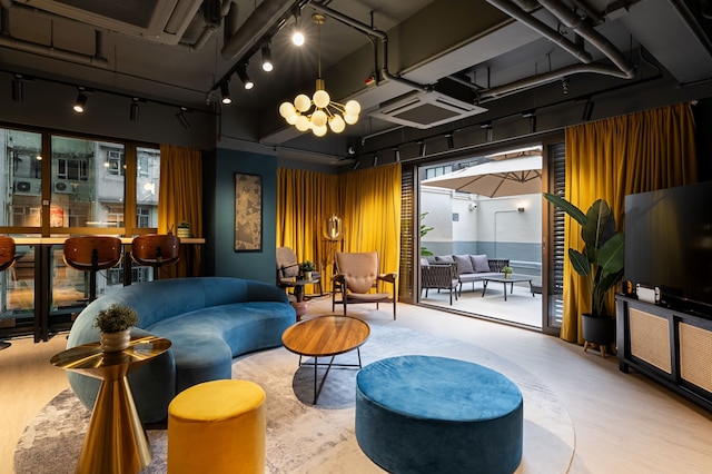 ダッシュ リビング オン ハリウッド