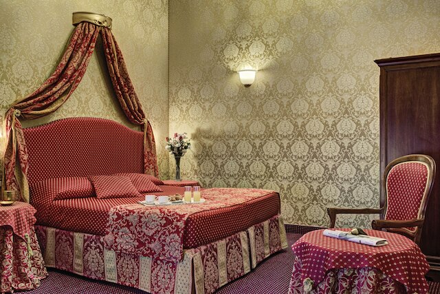 ホテル パウザーニア