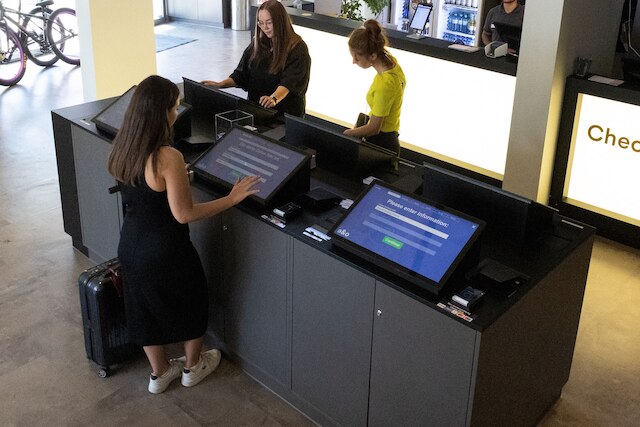 A&O ミュンヘン ハッカーブリュッケ