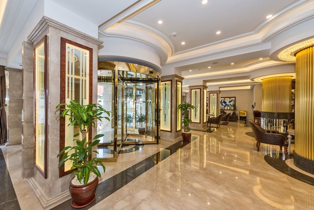 グロリアス ホテル