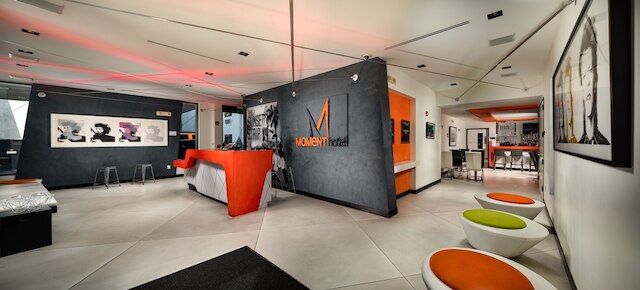 ザ モーメント ホテル