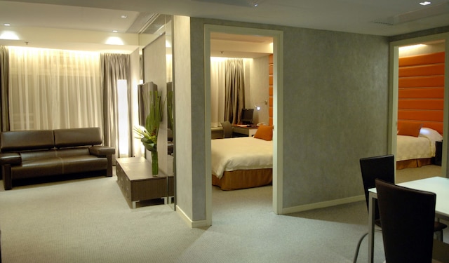 コスモ ホテル 香港 (香港麗悦酒店)