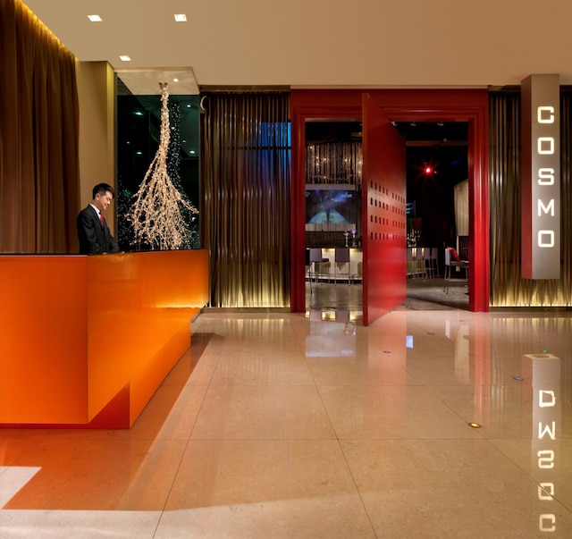 コスモ ホテル 香港 (香港麗悦酒店)