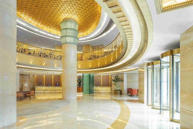 ラディソン ブル ホテル 上海 ニューワールド (上海新世界麗笙大酒店)