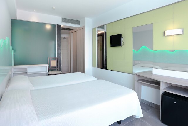 カクタス オテル ベニカクタス