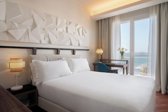 ホテル デルフィノ タラント