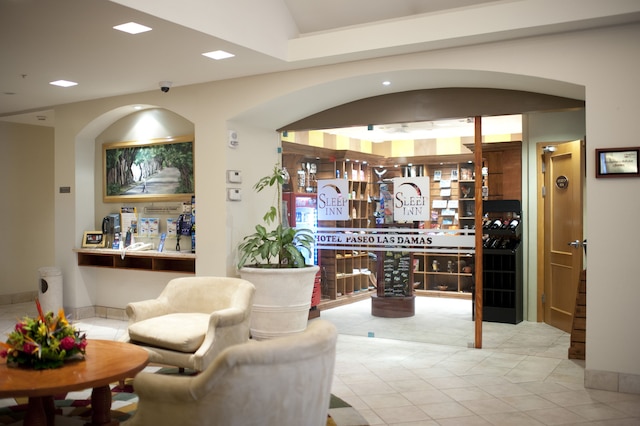 スリープ イン ホテル パセオ ラス ダマス