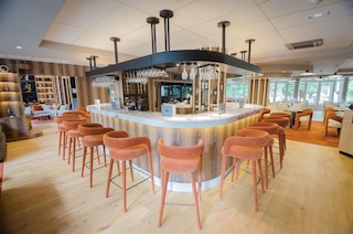 ゴールデン チューリップ ヴィルパント ロワシー パルク デ ゼクスポジション