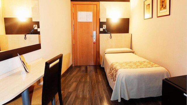 ユニバーサル ホテル