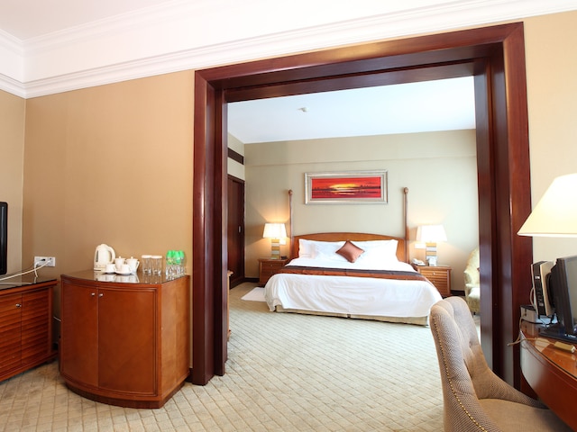 広州グランド インターナショナル ホテル (広州嘉逸国際酒店)