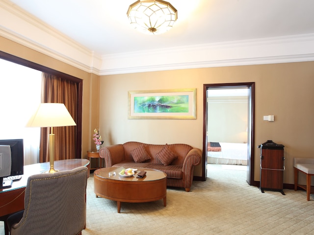 広州グランド インターナショナル ホテル (広州嘉逸国際酒店)