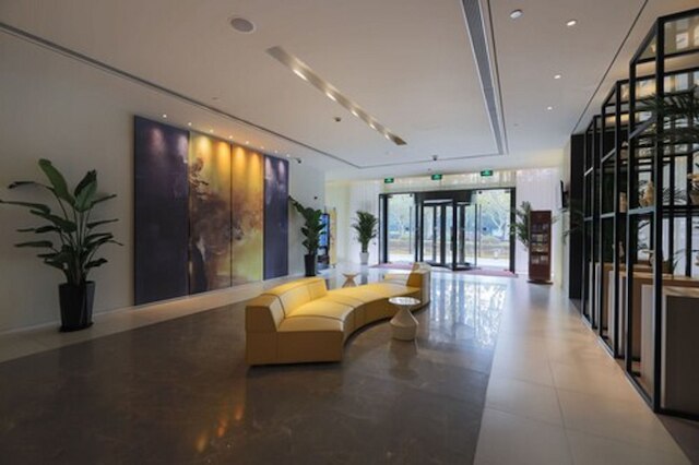 ジンジャン メトロポロ ホア ティン ゲスト ハウス (江都城酒店上海徐家汇南华亭宾馆)