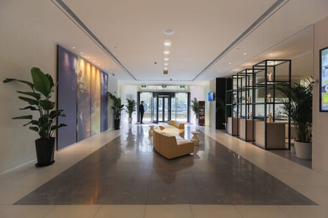 ジンジャン メトロポロ ホア ティン ゲスト ハウス (江都城酒店上海徐家汇南华亭宾馆)