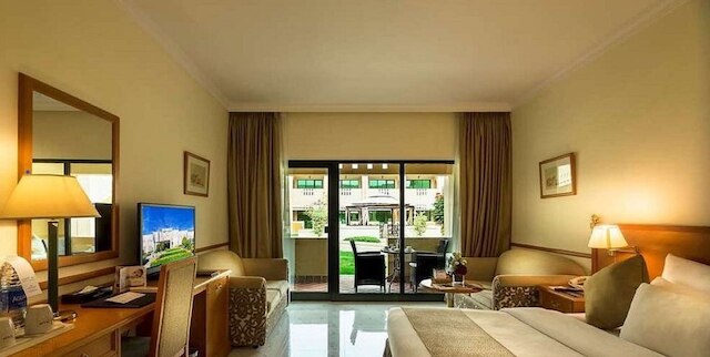 ゴールデン チューリップ ニズワ ホテル