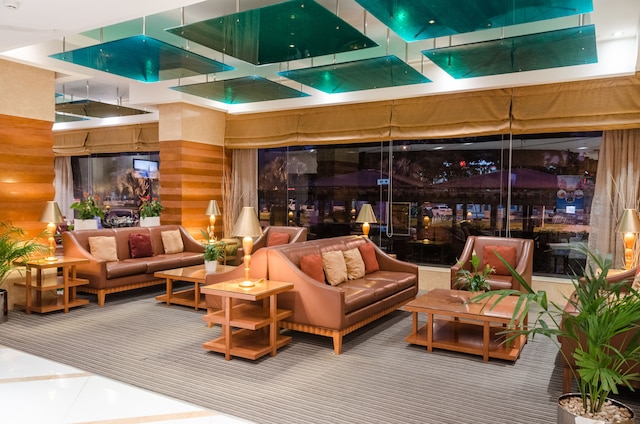 アベニュー ホテル