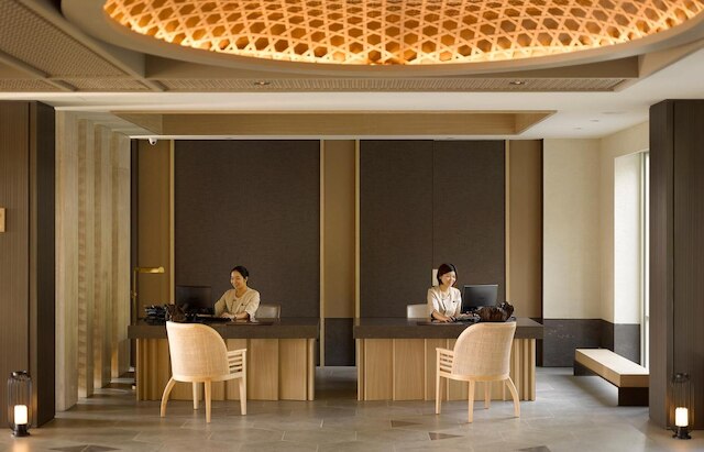 グロリア マナー