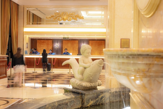 グランド エンペラー ホテル (英皇娯楽酒店)