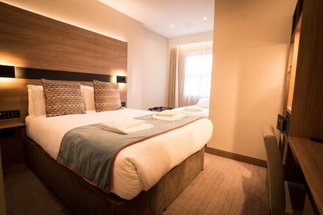 オックスフォード ホテル アールズ コート