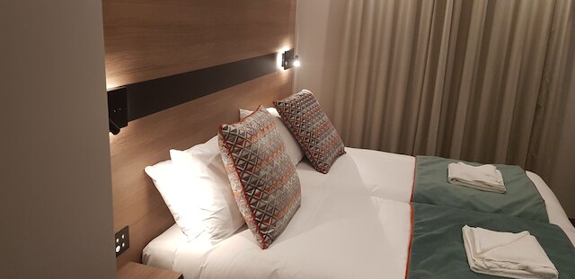 オックスフォード ホテル アールズ コート