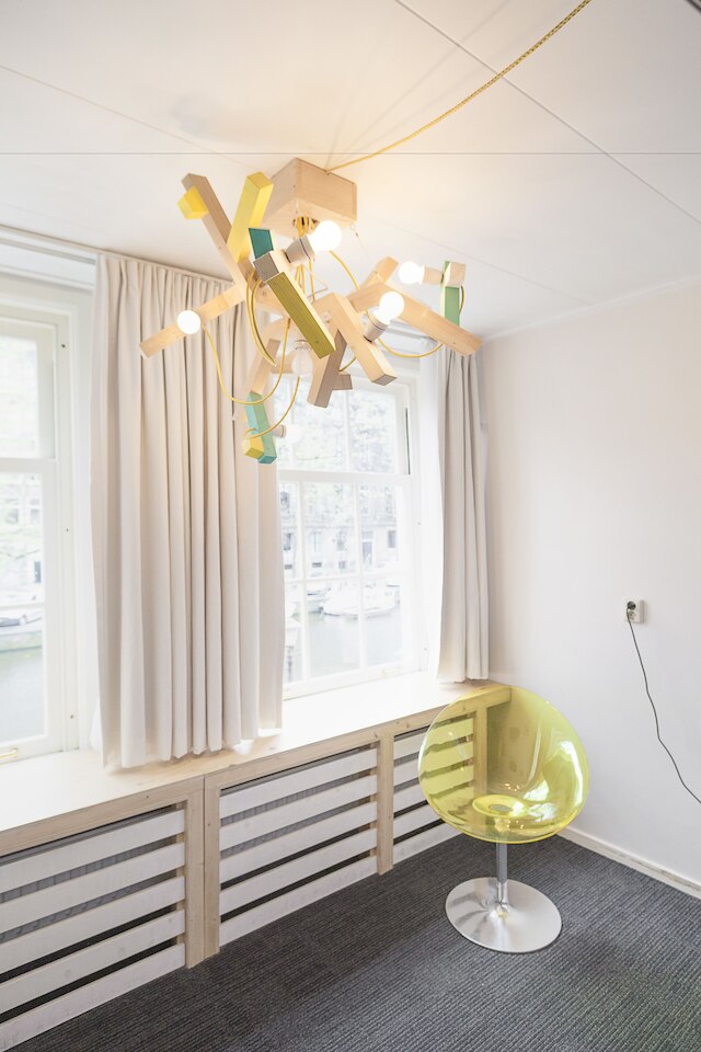 ロザリアのメナジェリー インアップステアーズ