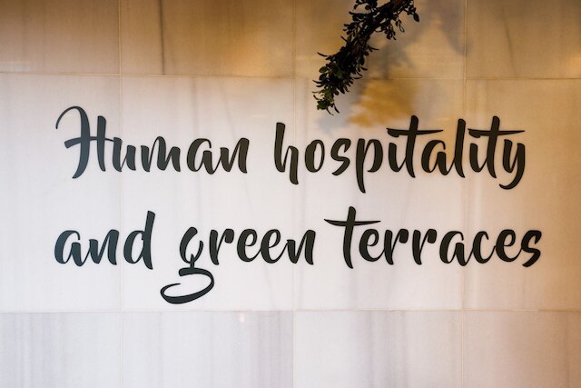 ホテル ロンダ レセップス