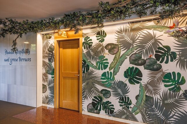 ホテル ロンダ レセップス