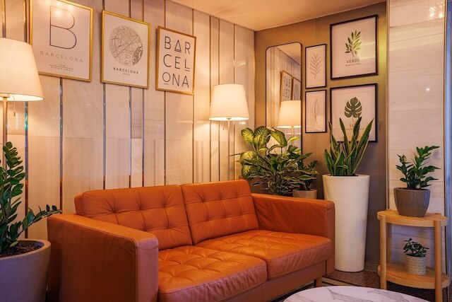 ホテル ロンダ レセップス