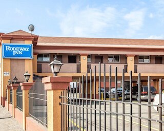 ホーボーケン近くのロードウェイ イン ジャージー シティ