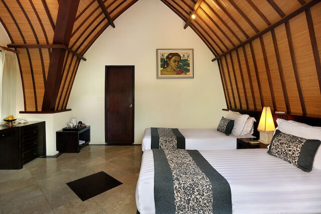 ヴィラ オンバク ホテル