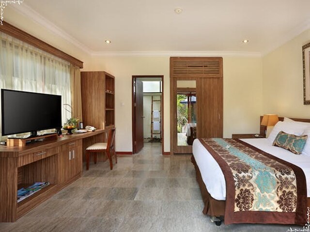 ヴィラ オンバク ホテル