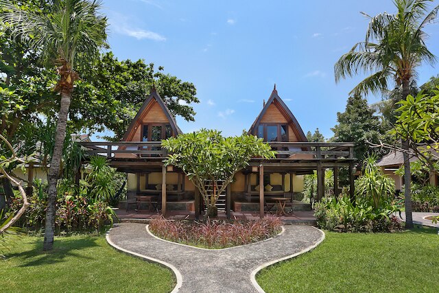 ヴィラ オンバク ホテル