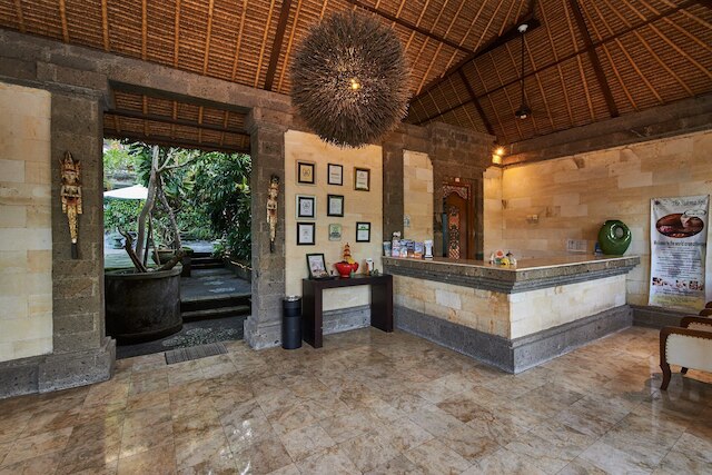 エリーズ ホテル