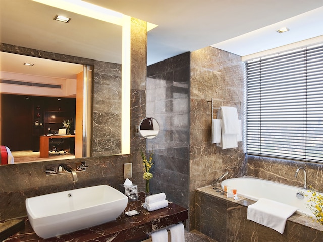 ザ ロンジモント ホテル 上海 (上海竜之夢大酒店)