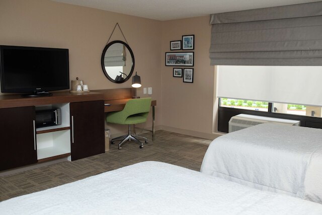 ハンプトン イン コマース ノヴィ