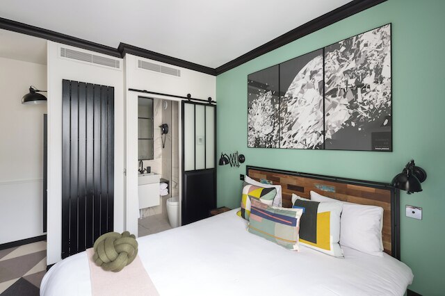 マドリガル ホテル