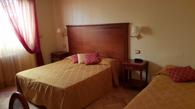 ホテル アレッサンドロ デラ スピナ