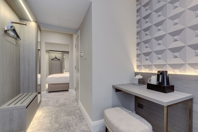 モーニントン ビクター  ホテル ロンドン ベルグラヴア