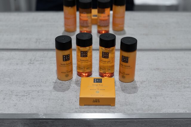 モーニントン ビクター  ホテル ロンドン ベルグラヴア